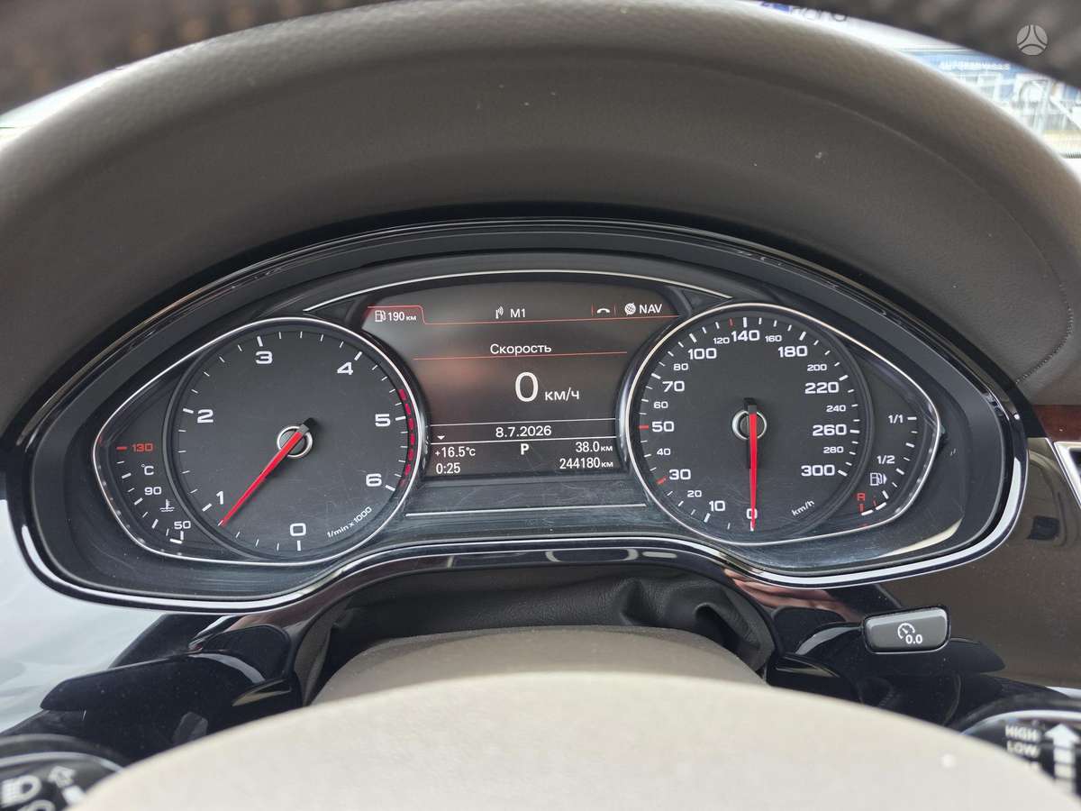 Audi A8, 3.0 l., sedanas