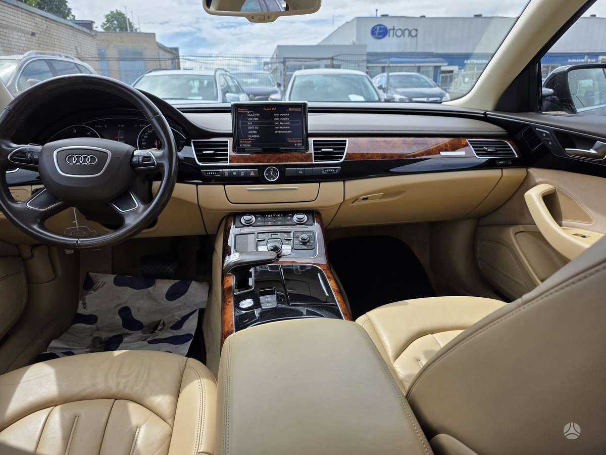 Audi A8, 3.0 l., sedanas