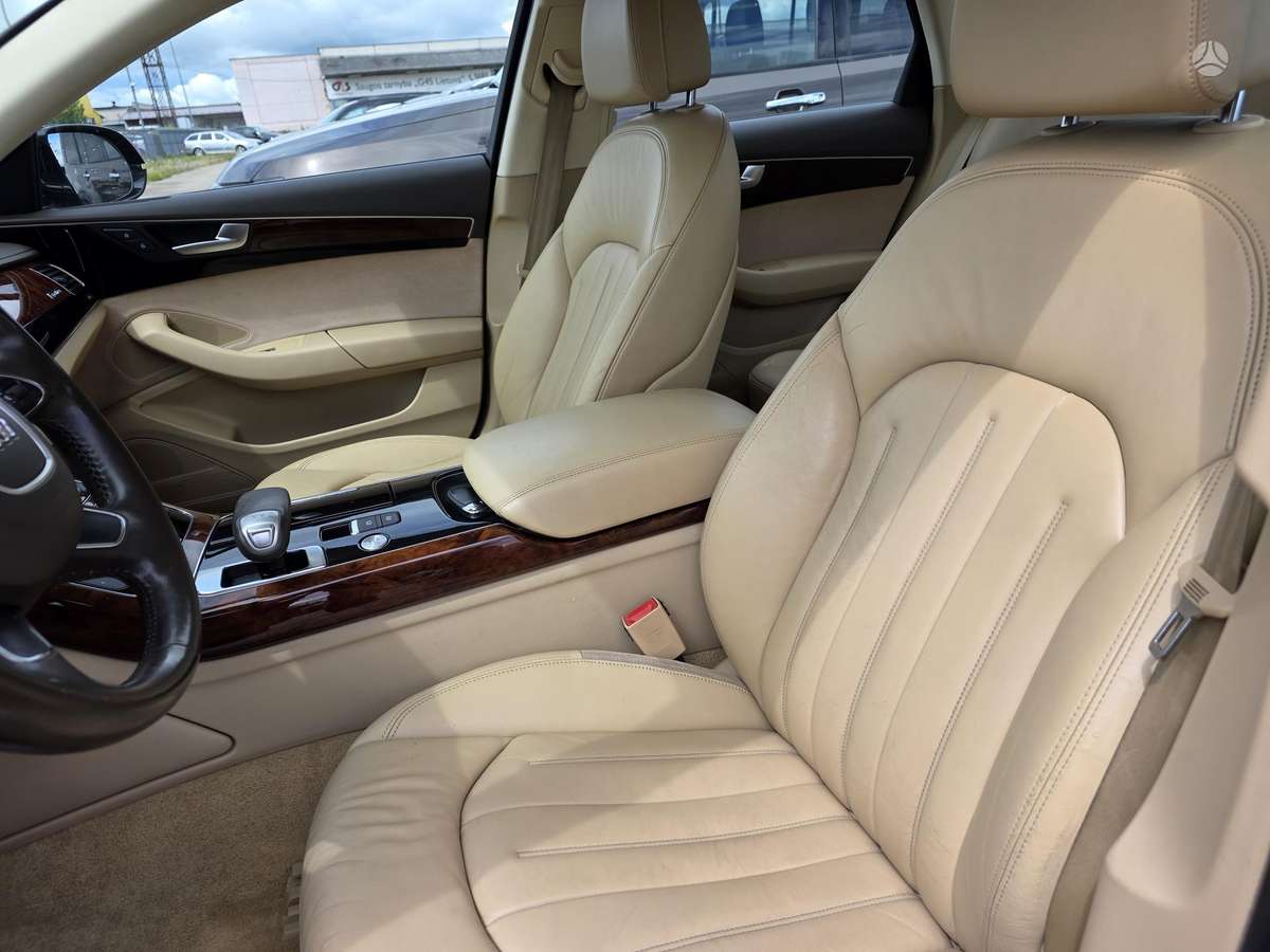 Audi A8, 3.0 l., sedanas