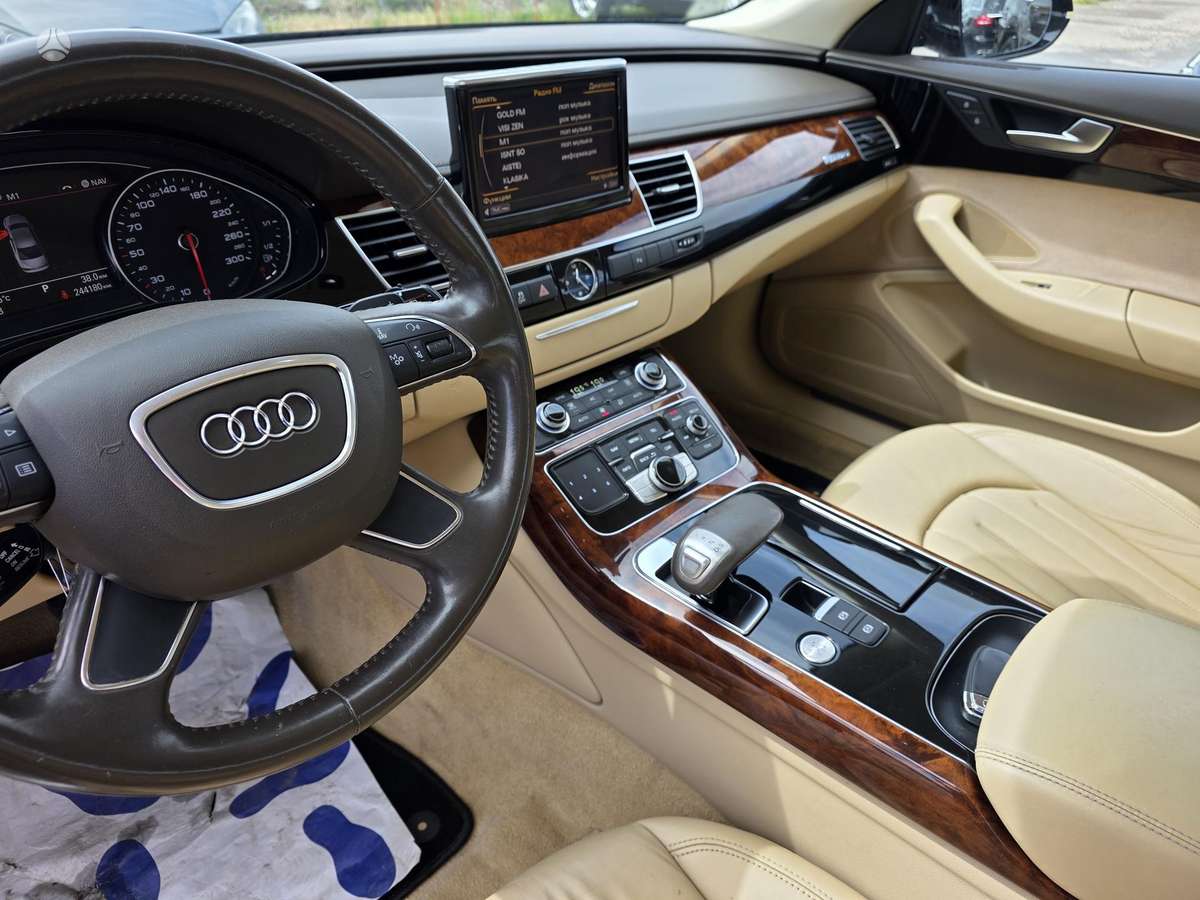 Audi A8, 3.0 l., sedanas