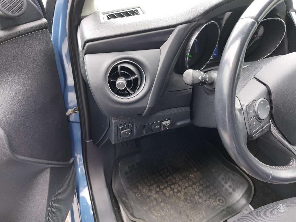Toyota Auris - 10