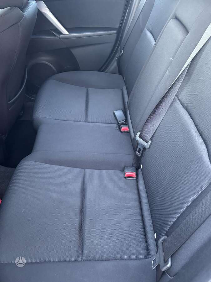 Mazda 3, 1.6 l., hatchback