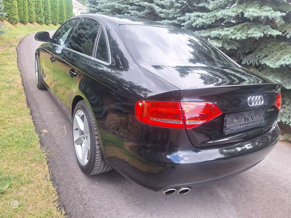 Audi A4, 1.8 l., Седан