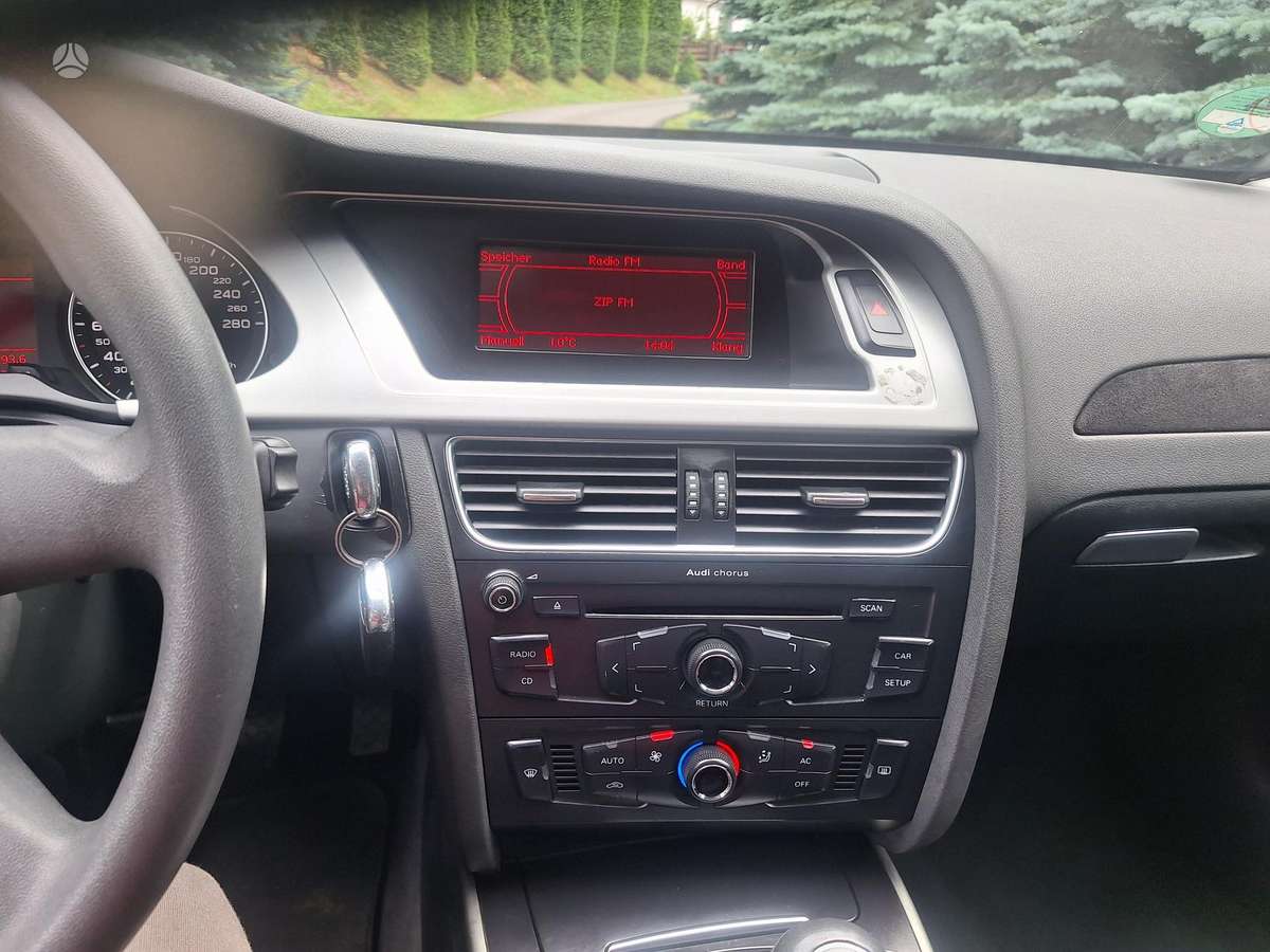 Audi A4, 1.8 l., Седан