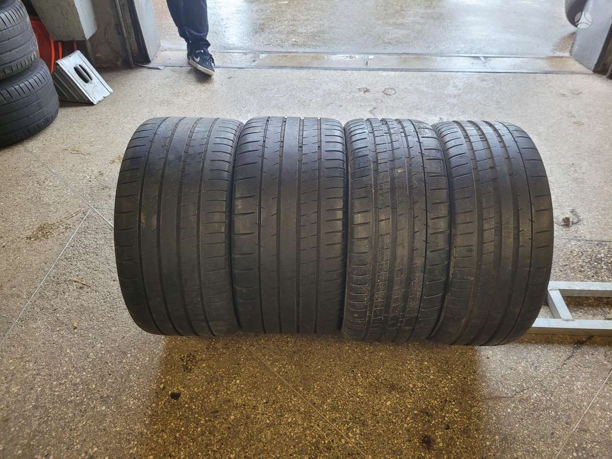 Michelin +225/35-19, summer 255/30 R19