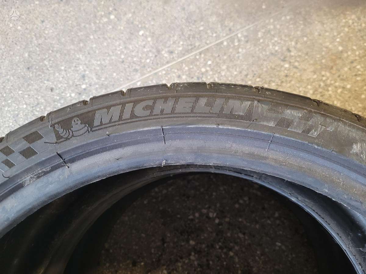 Michelin +225/35-19, summer 255/30 R19