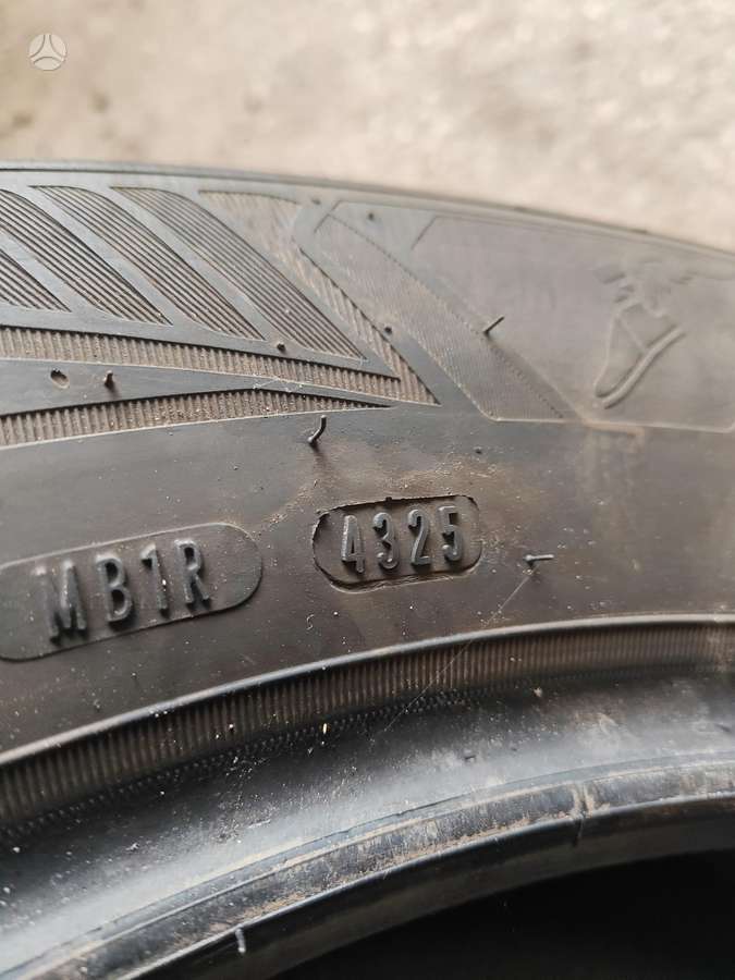 Goodyear, all-season 235/55 R18