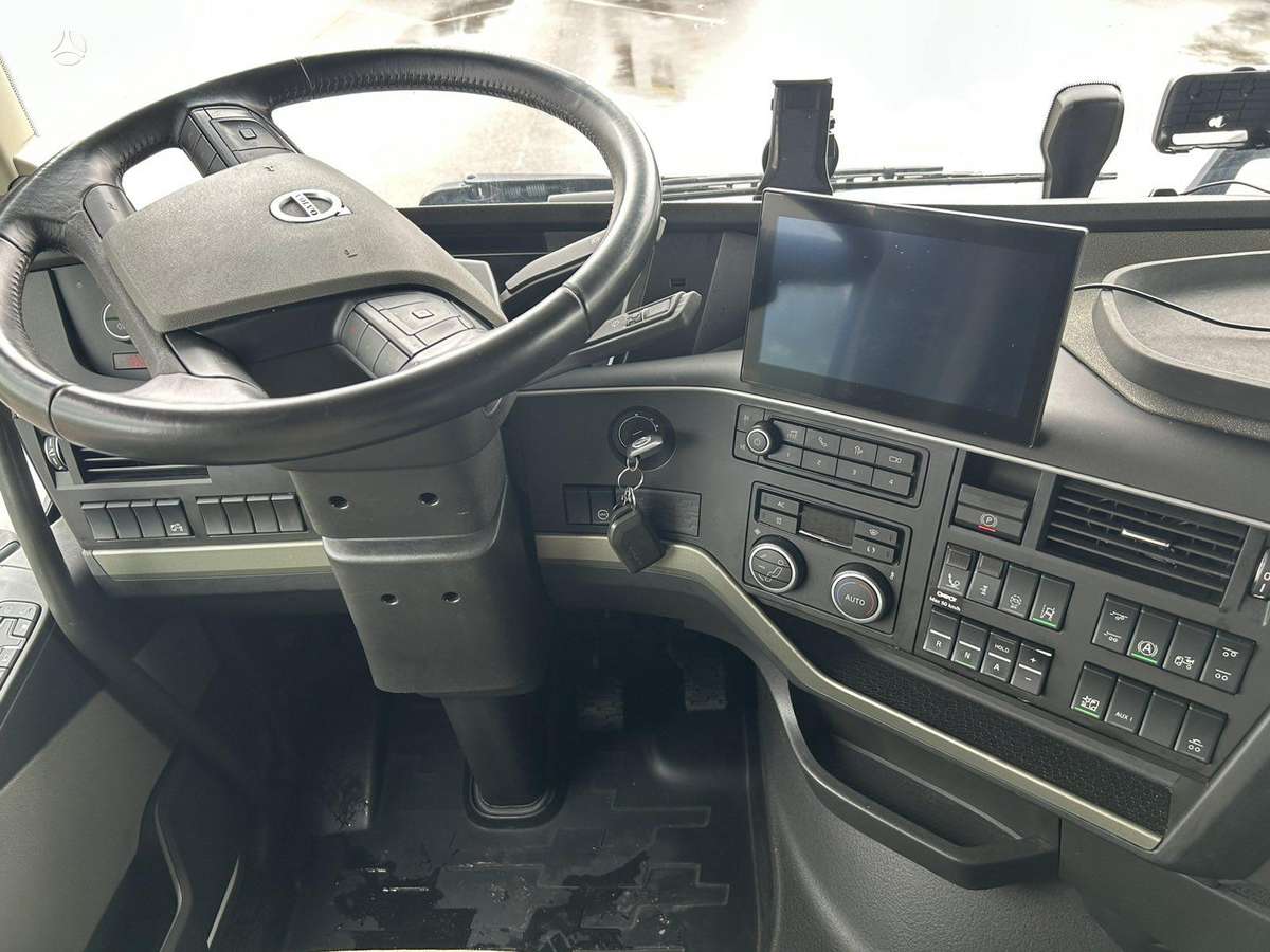 Volvo FH500, double sleeper