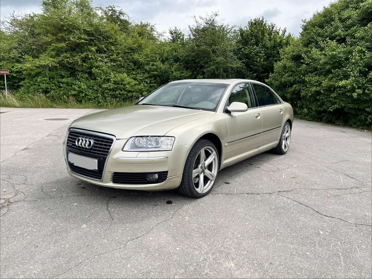 Audi A8, 4.2 l., Лимузин