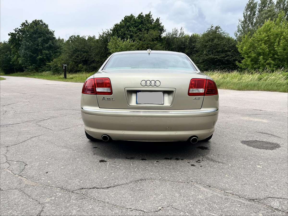Audi A8, 4.2 l., Лимузин