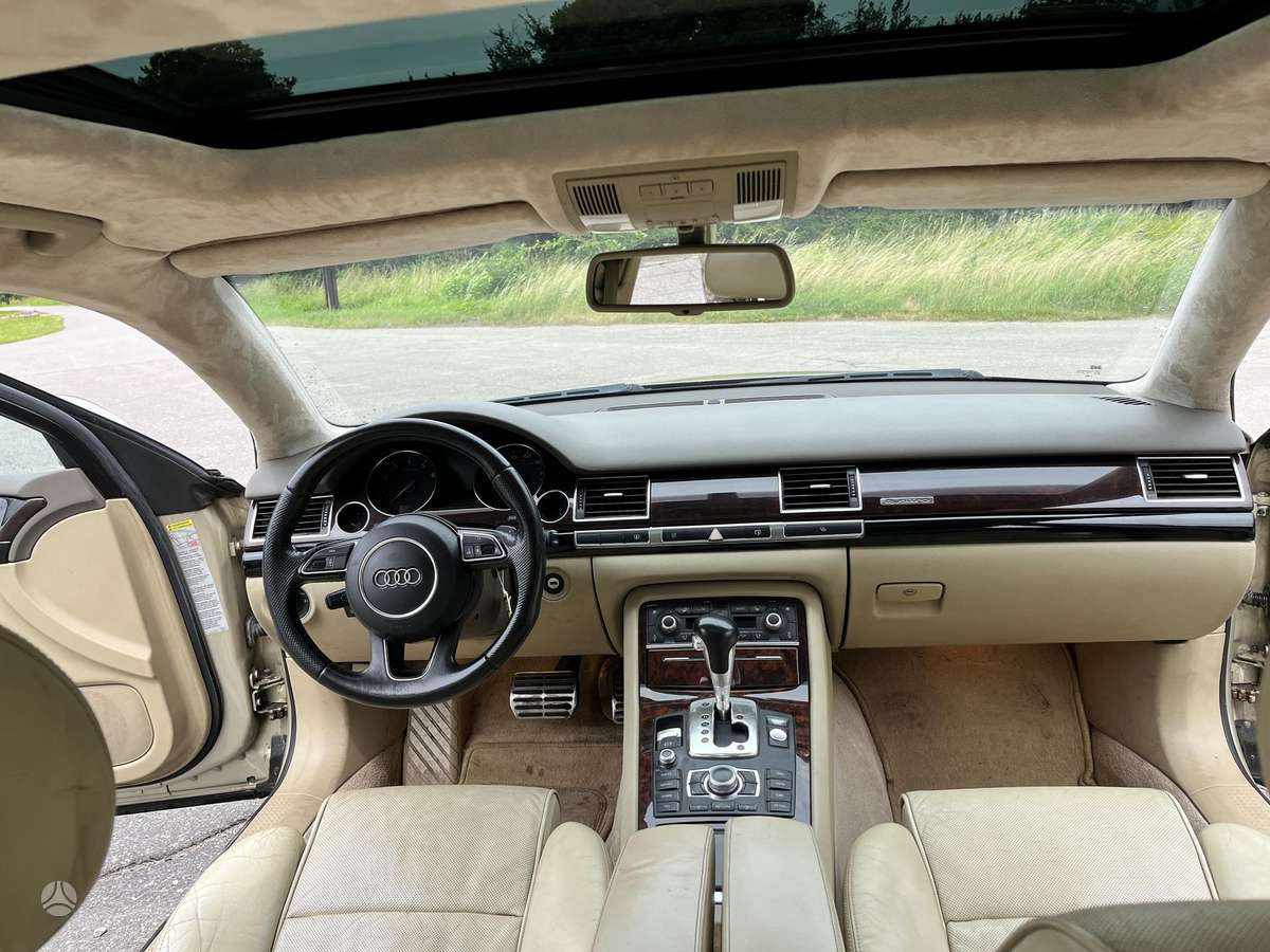 Audi A8, 4.2 l., Лимузин