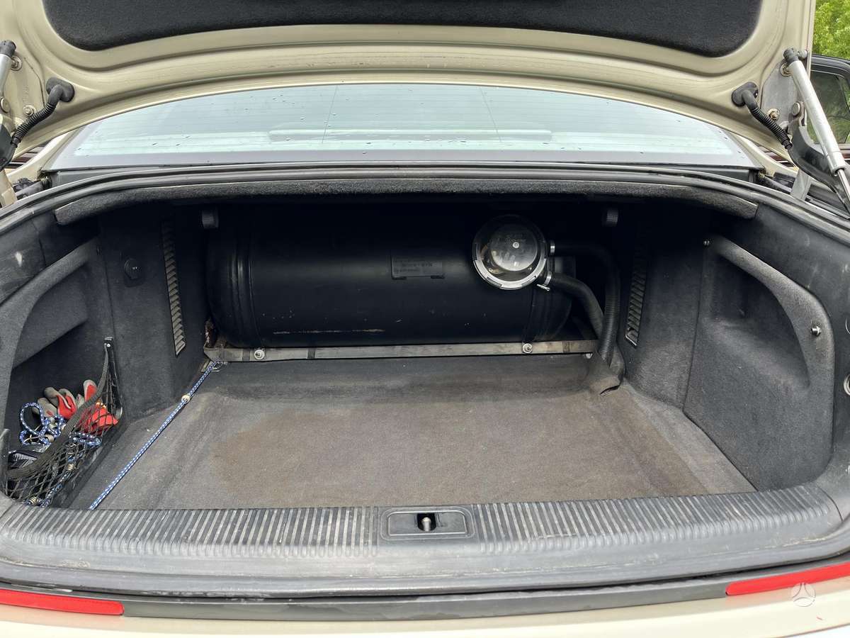 Audi A8, 4.2 l., Лимузин
