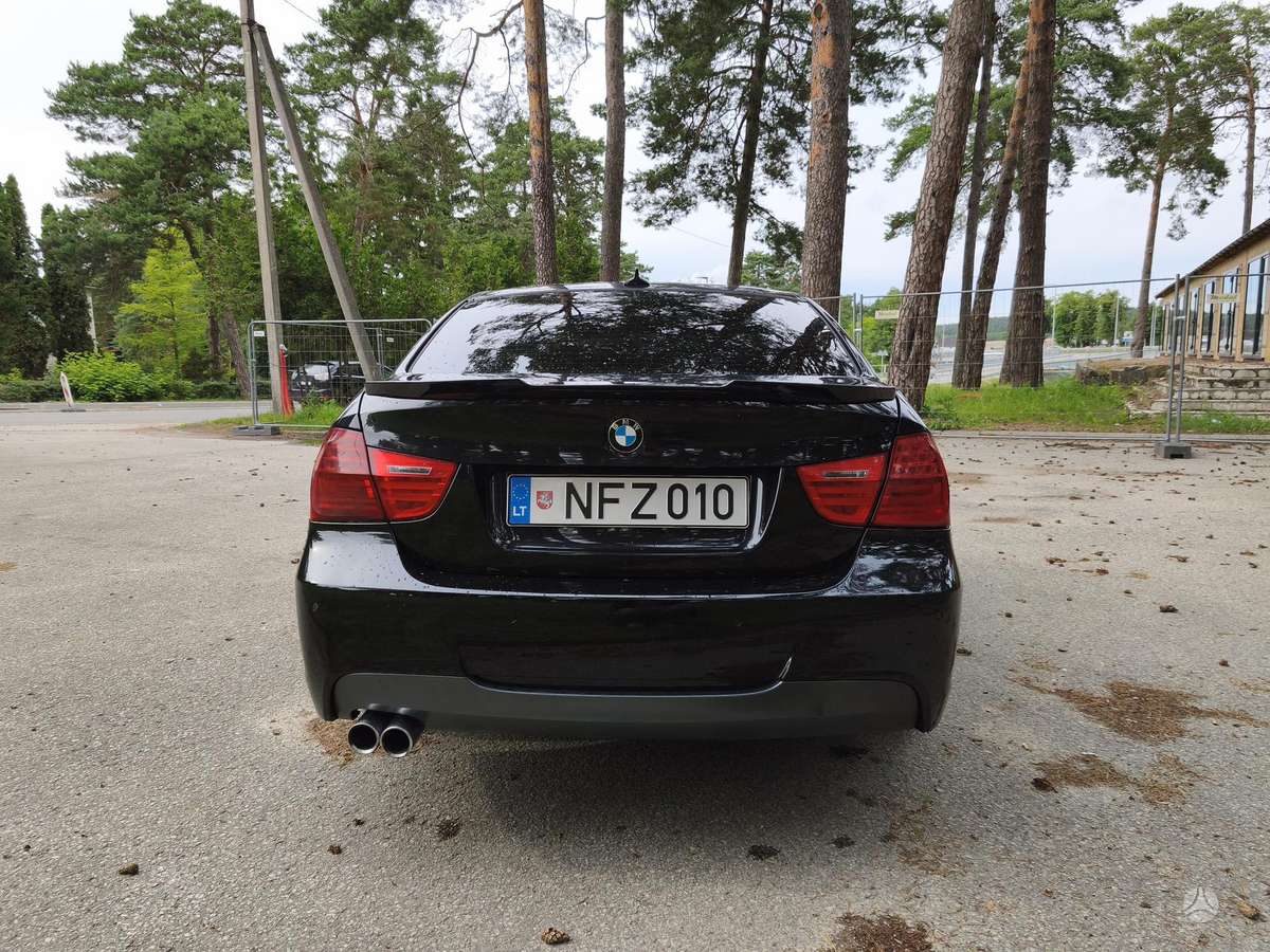 BMW 330, 3.0 l., Седан