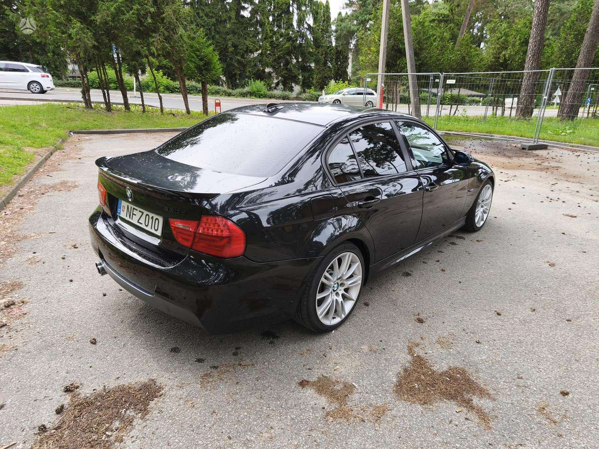 BMW 330, 3.0 l., Седан
