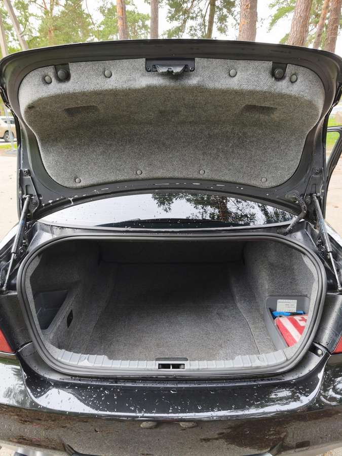 BMW 330, 3.0 l., Седан