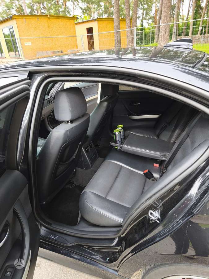 BMW 330, 3.0 l., Седан