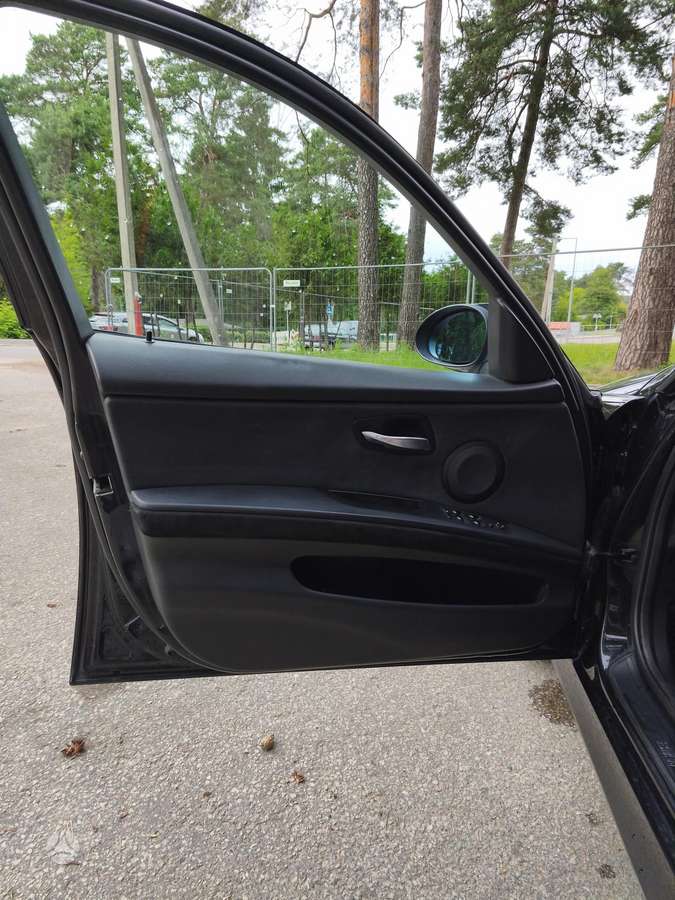 BMW 330, 3.0 l., Седан