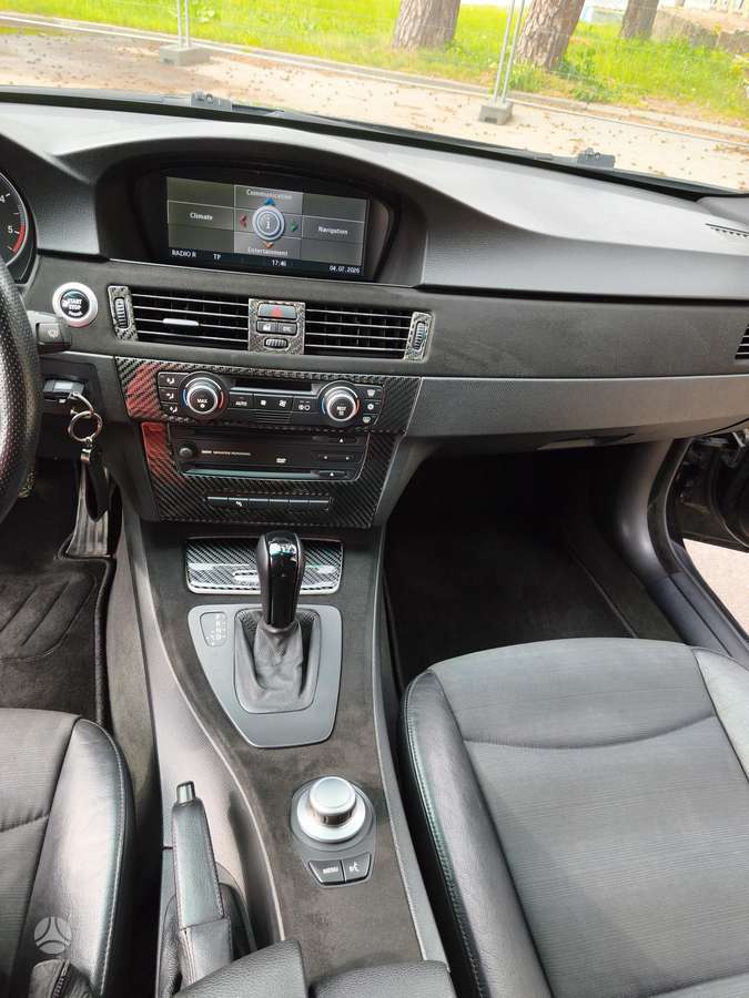 BMW 330, 3.0 l., Седан