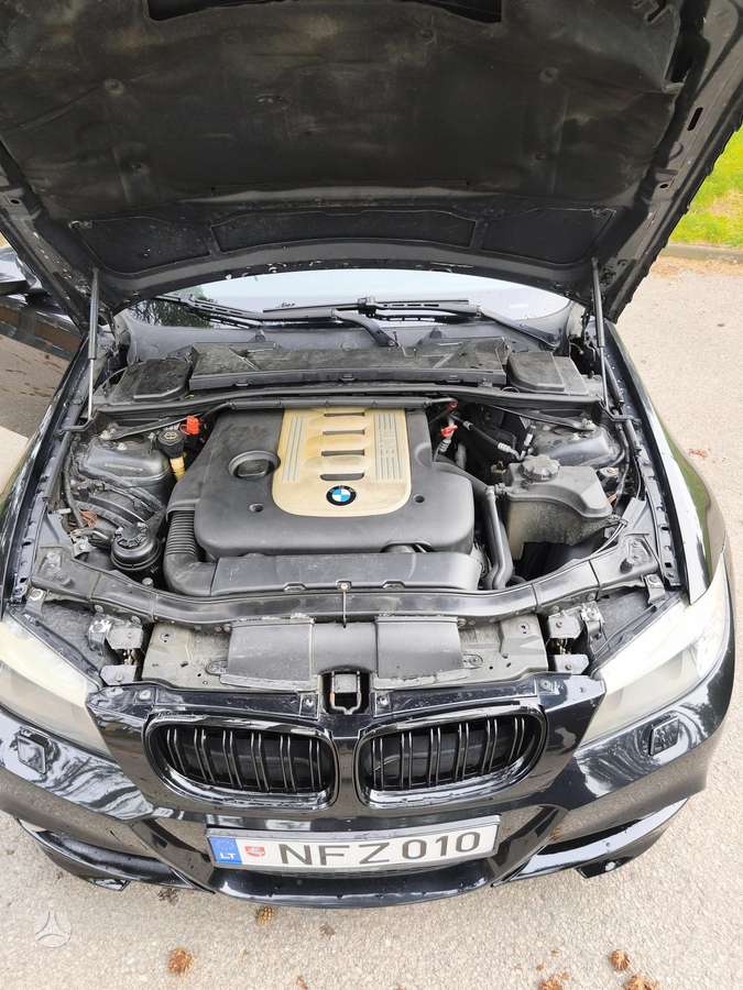 BMW 330, 3.0 l., Седан