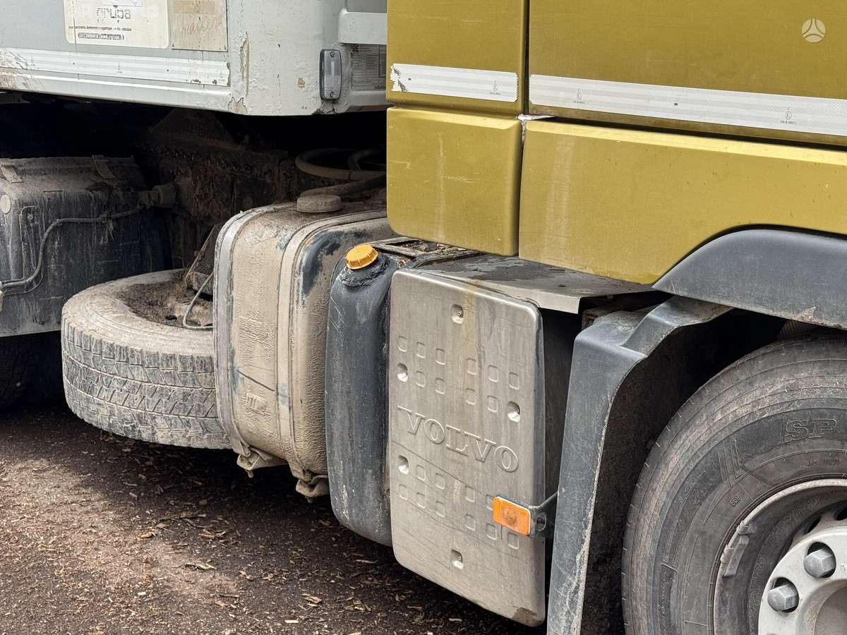 Volvo FH 440, double sleeper
