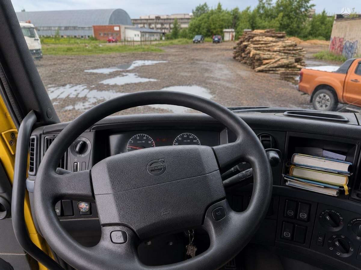 Volvo FH 440, double sleeper