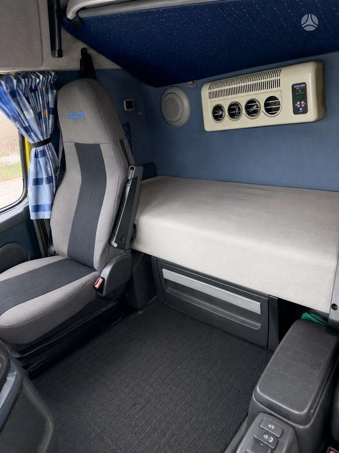 Volvo FH 440, double sleeper