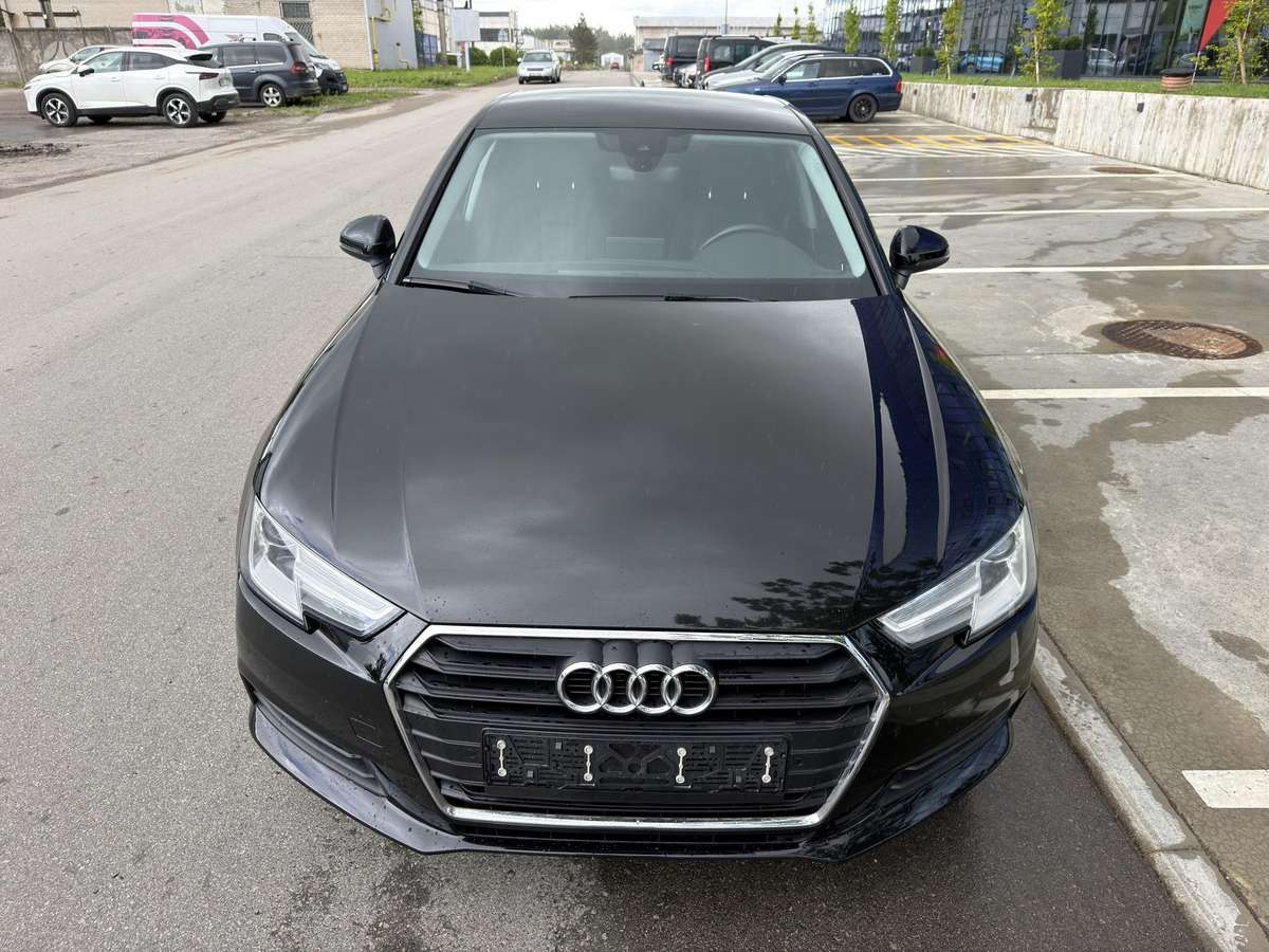 Audi A4, 2.0 l., Седан