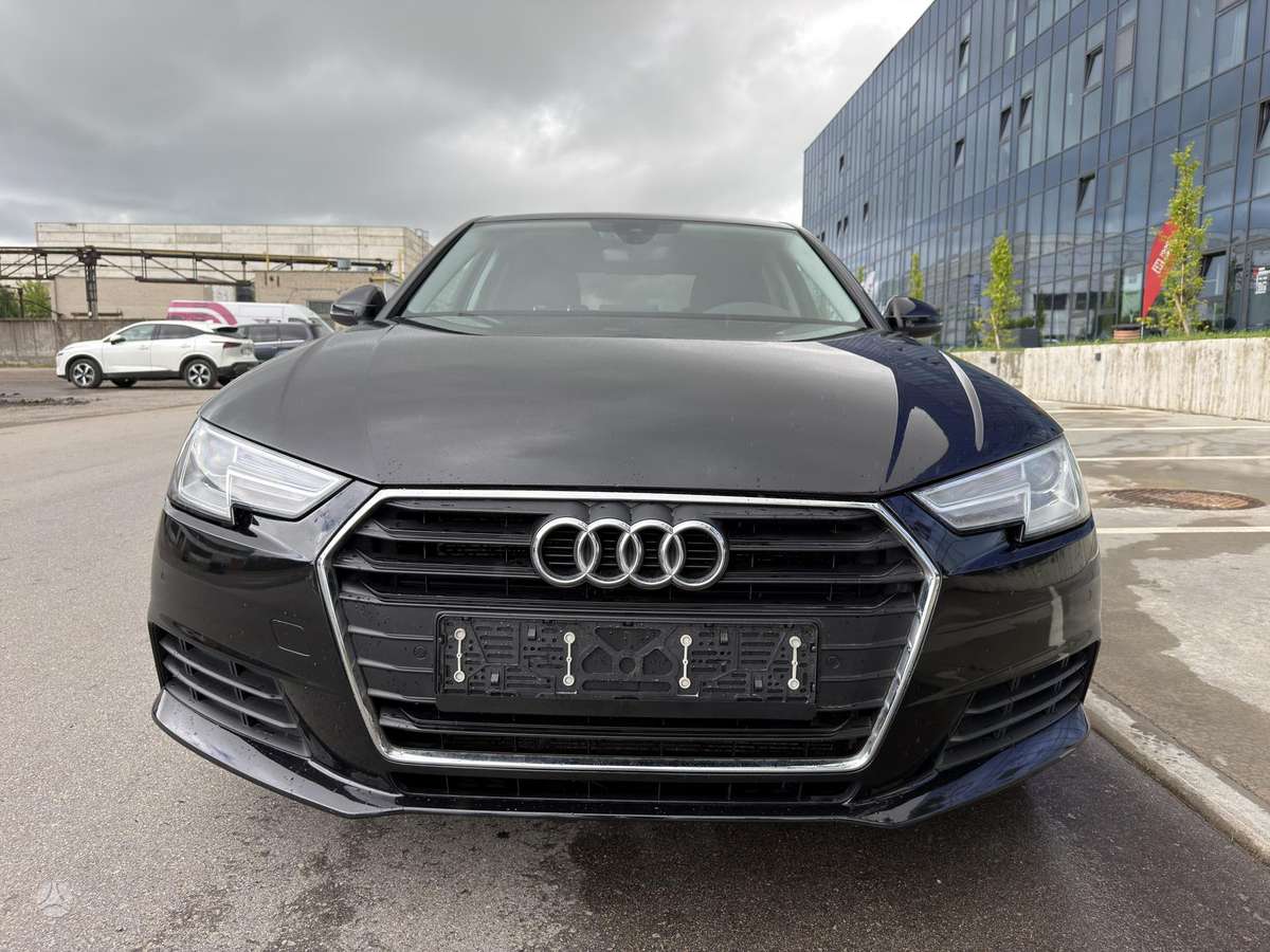 Audi A4, 2.0 l., Седан