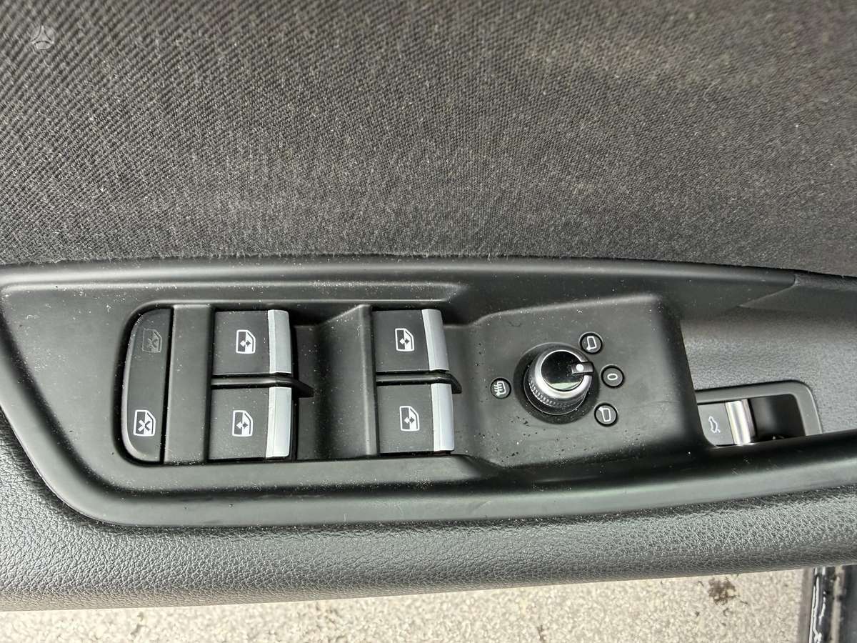 Audi A4, 2.0 l., Седан
