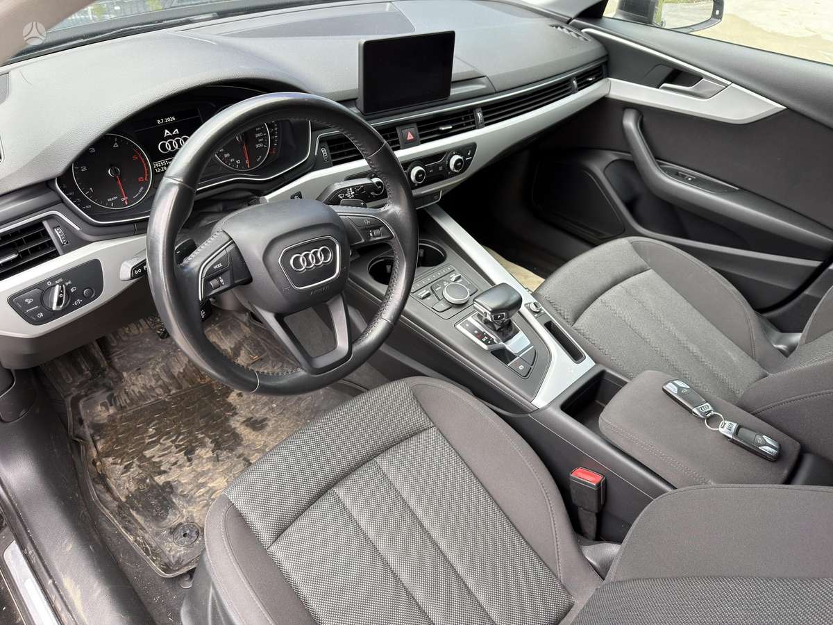 Audi A4, 2.0 l., Седан