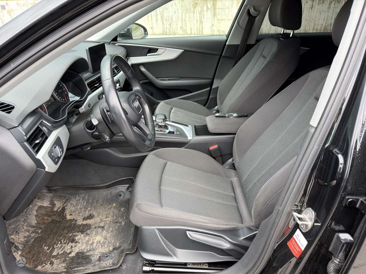 Audi A4, 2.0 l., Седан