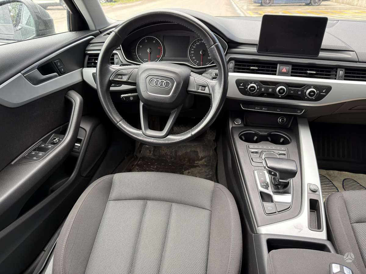 Audi A4, 2.0 l., Седан