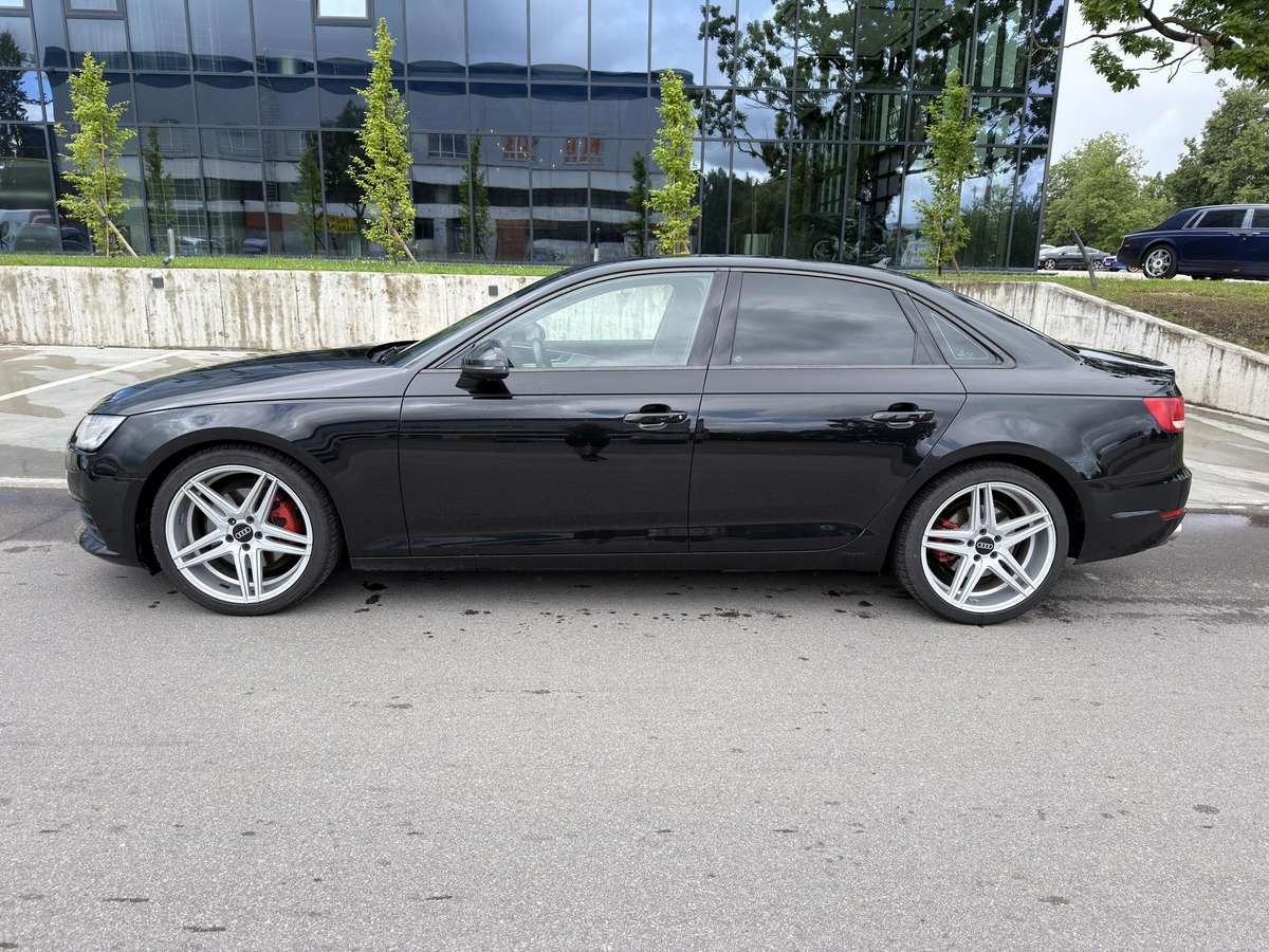 Audi A4, 2.0 l., Седан