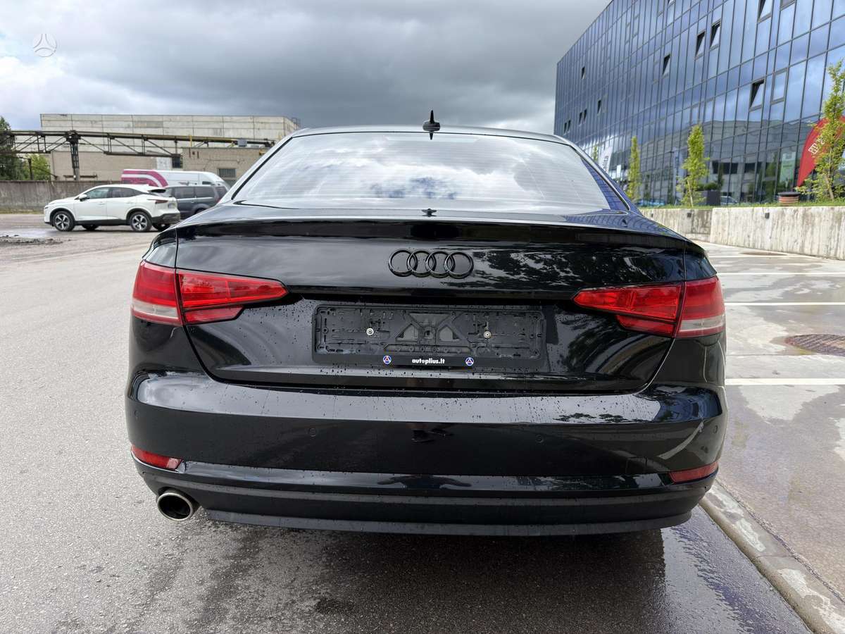 Audi A4, 2.0 l., Седан
