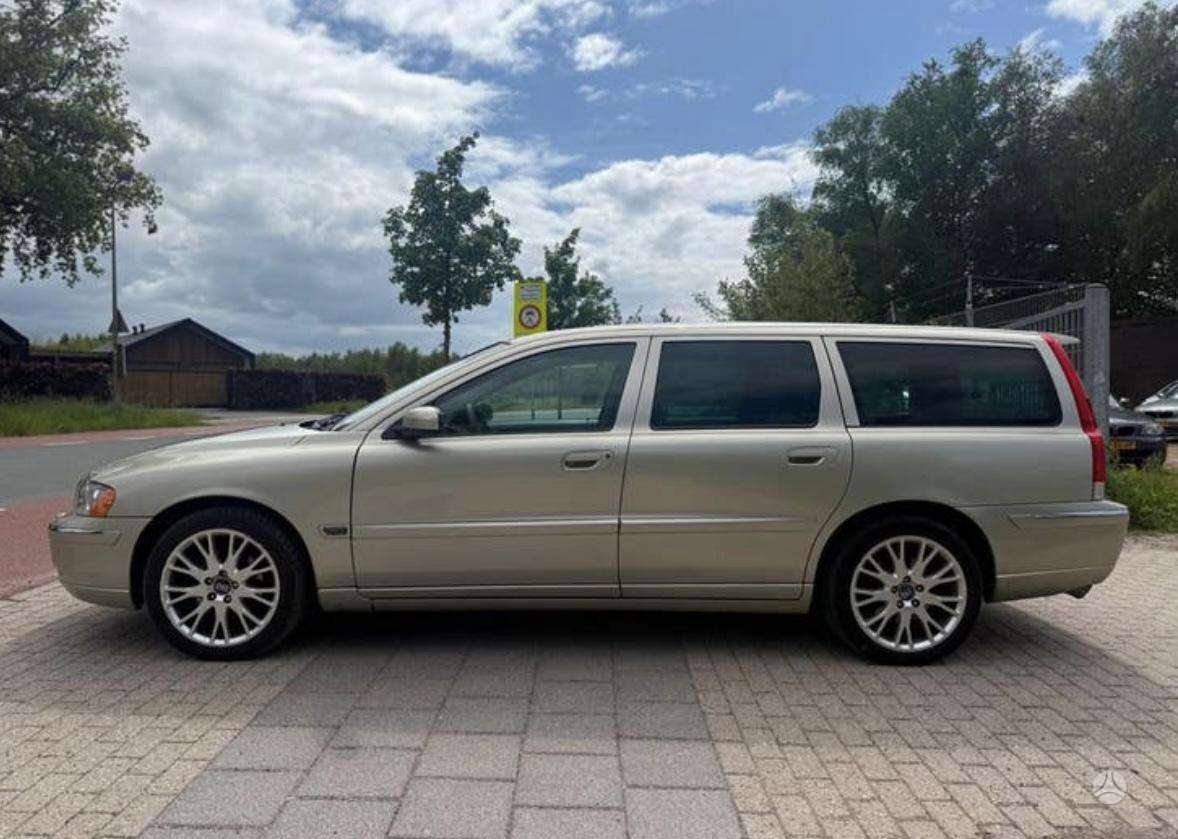 Volvo V70, 2.4 l., wagon
