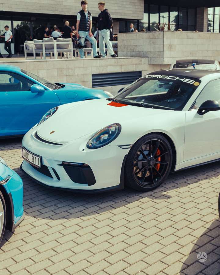 Porsche 911 - 12