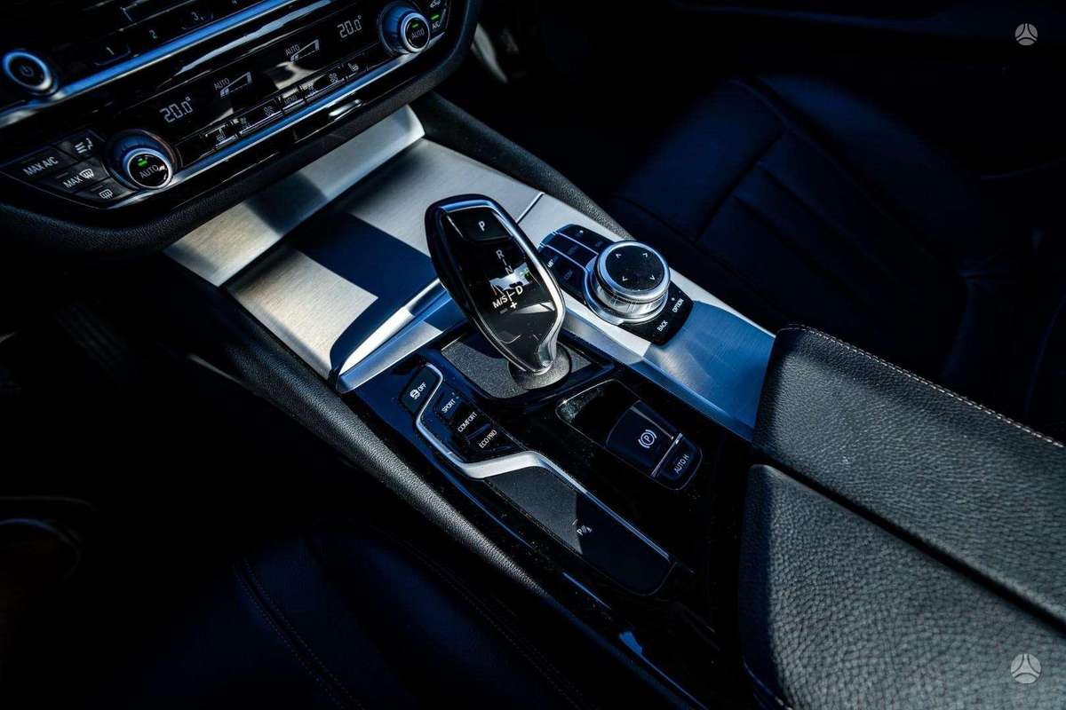 BMW 520, 2.0 l., Седан