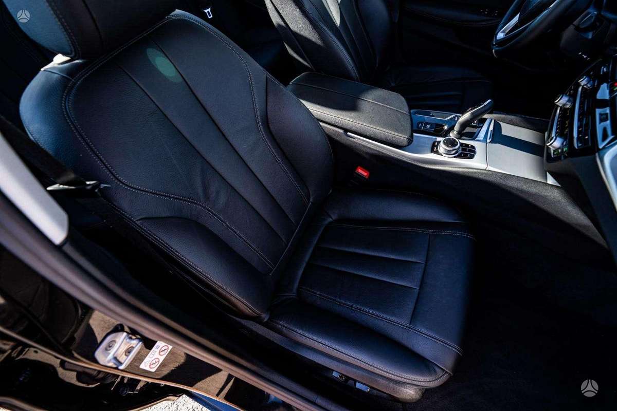 BMW 520, 2.0 l., Седан