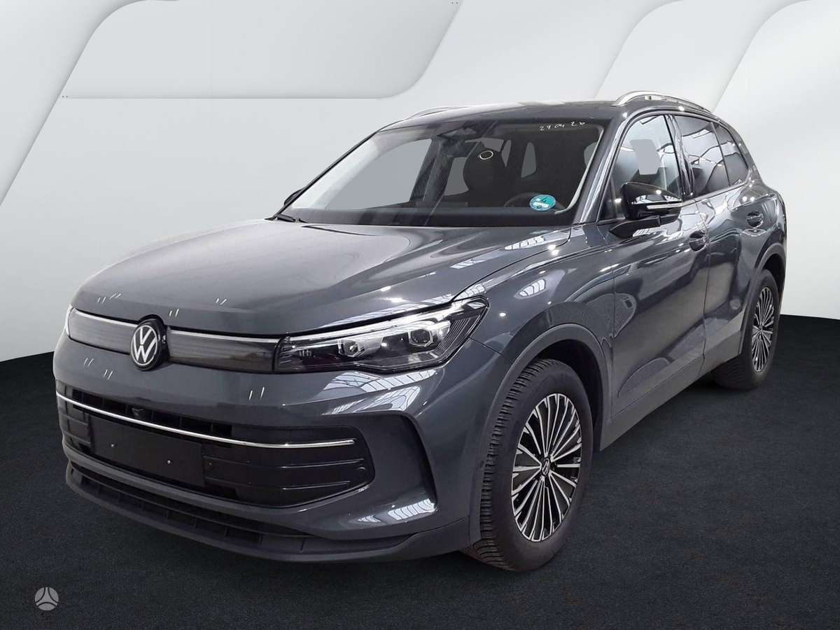 Volkswagen Tiguan - 1