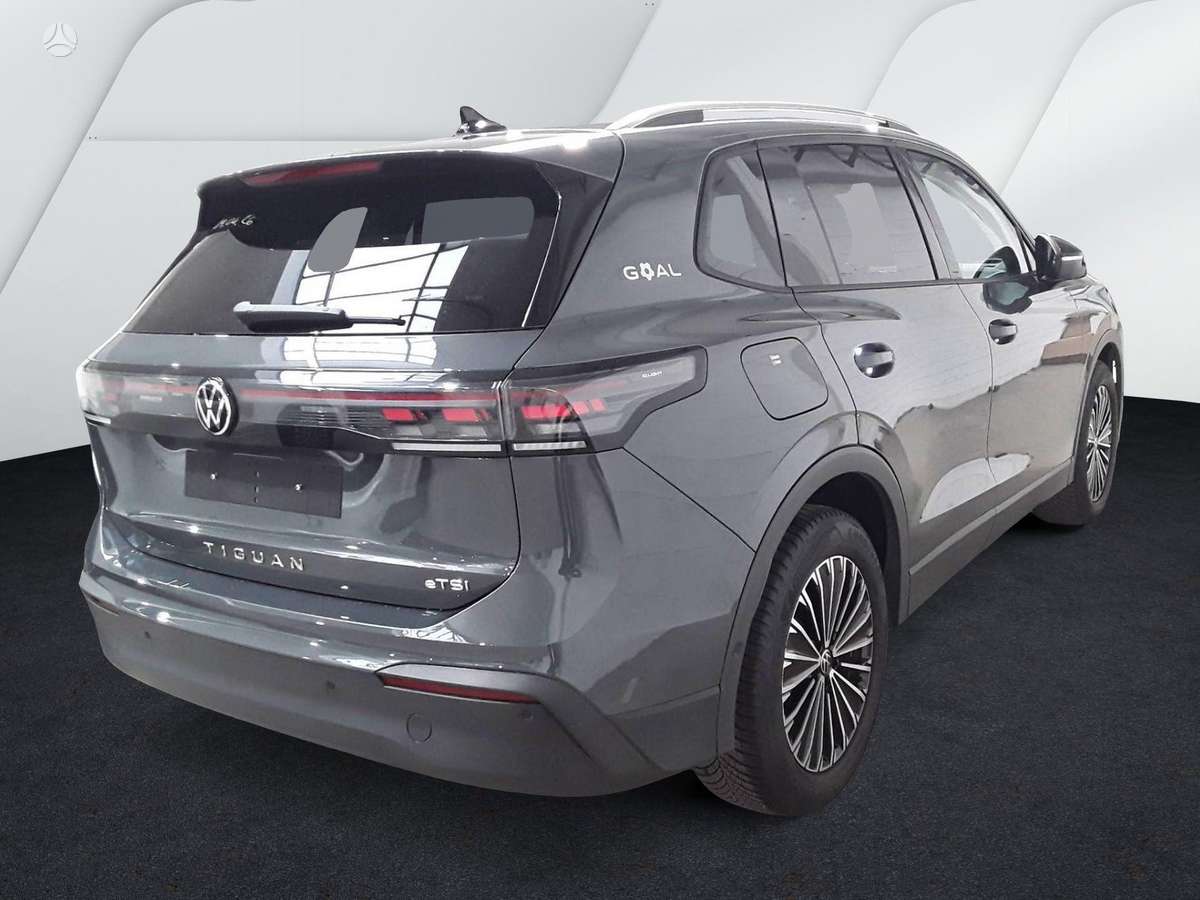Volkswagen Tiguan - 2