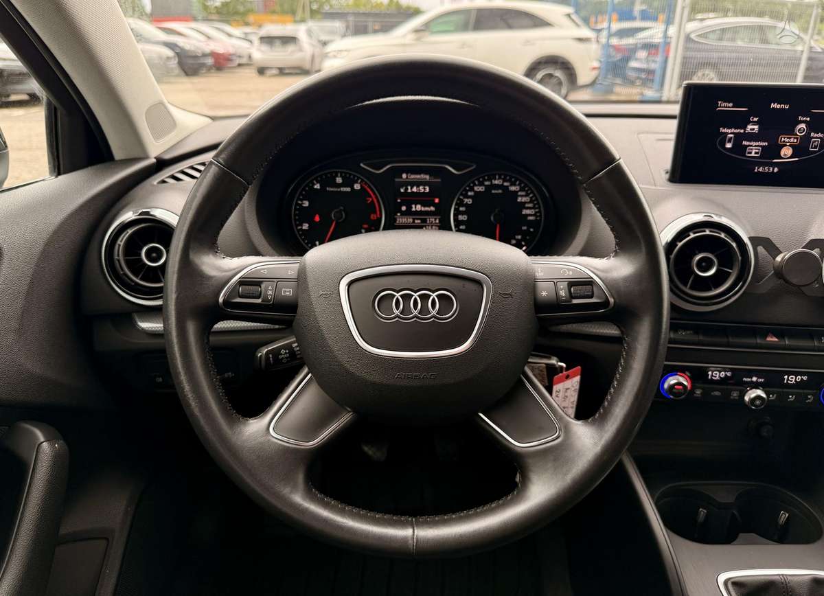 Audi A3, 1.4 l., Седан