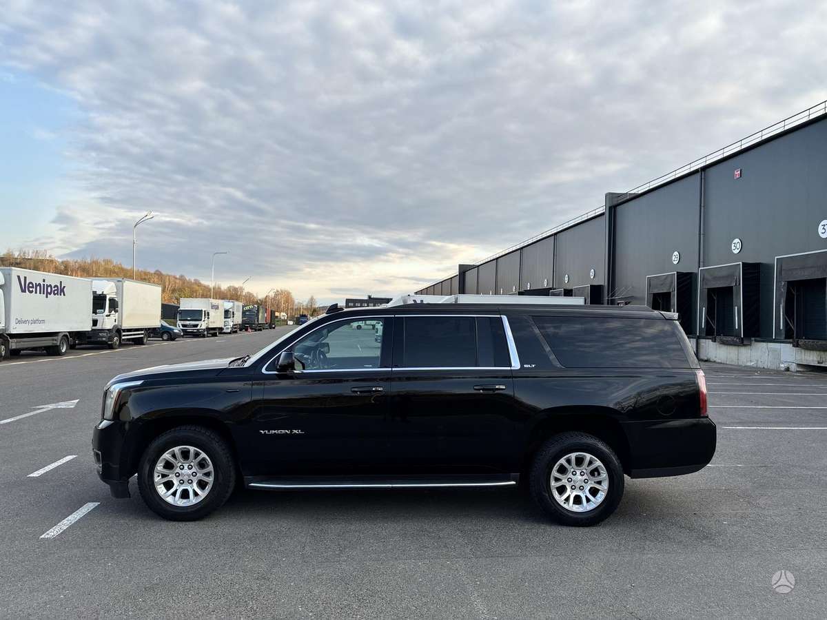 GMC Yukon, 5.3 l., off-road / crossover