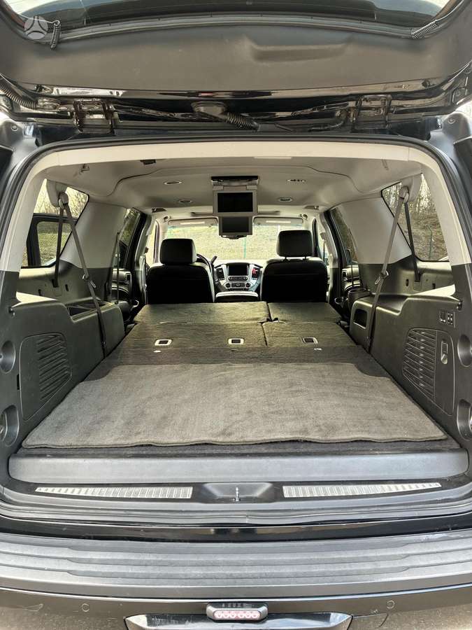 GMC Yukon, 5.3 l., off-road / crossover