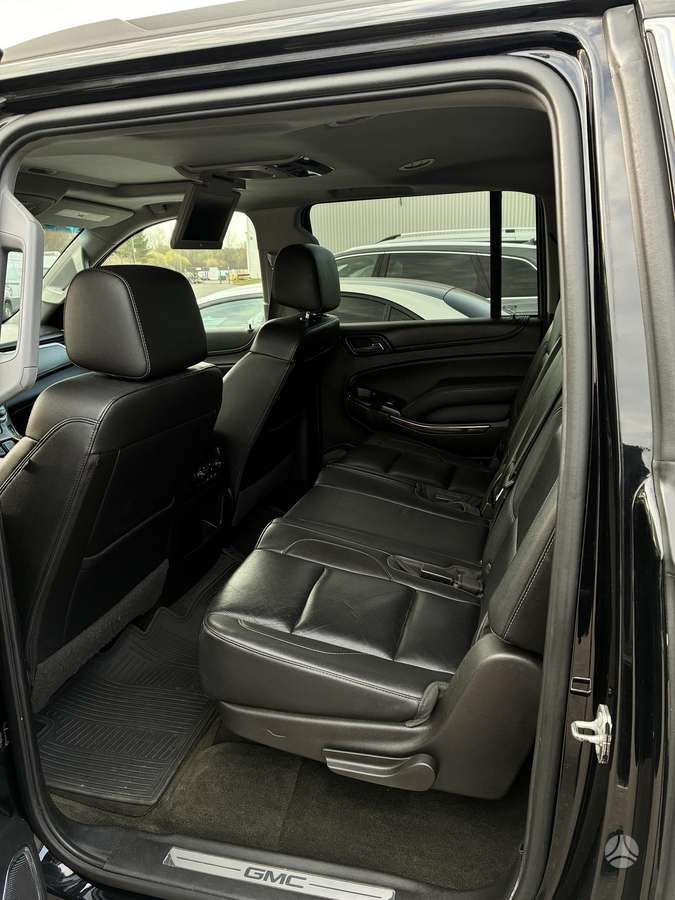 GMC Yukon, 5.3 l., off-road / crossover