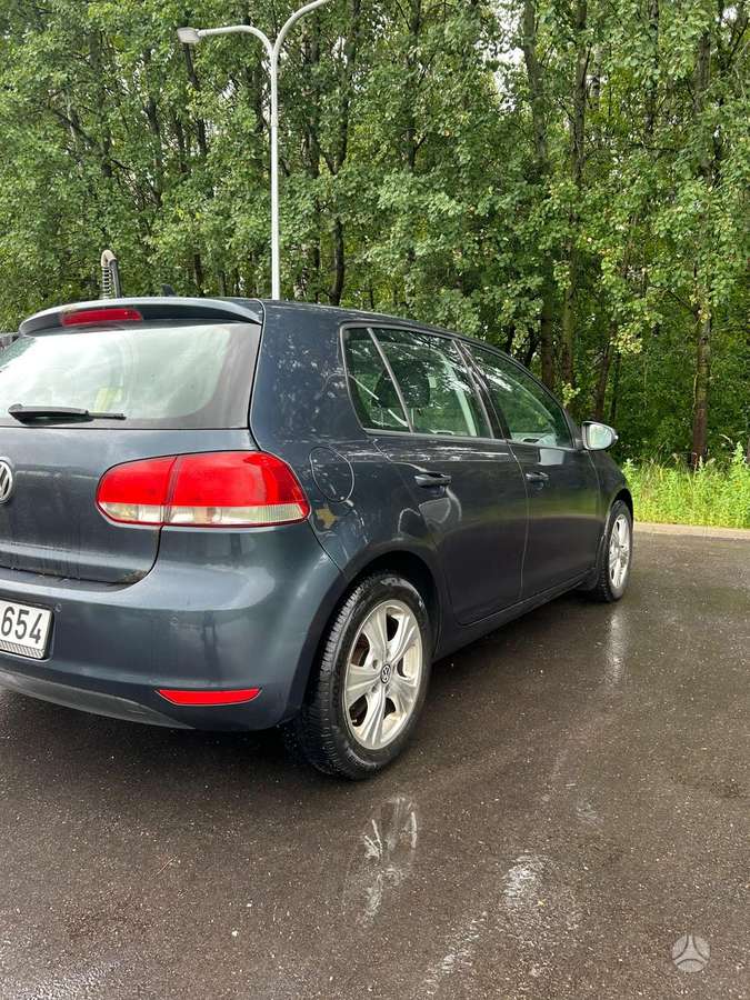 Volkswagen Golf - 5