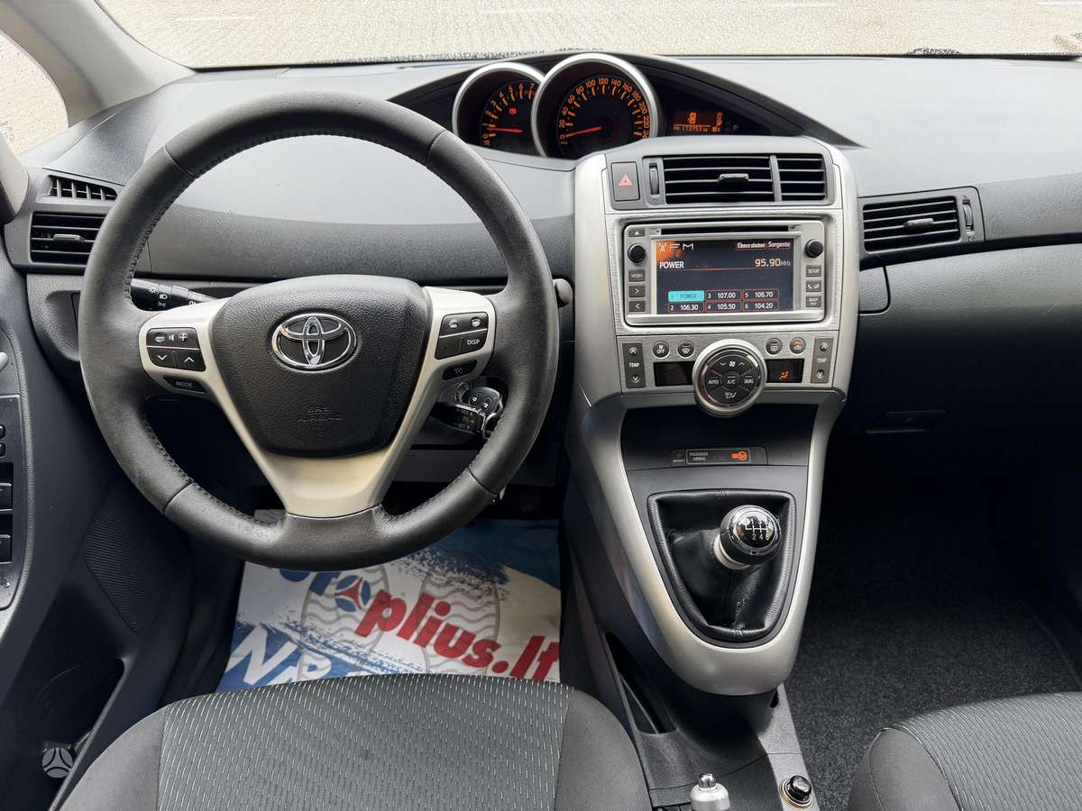 Toyota Verso - 7