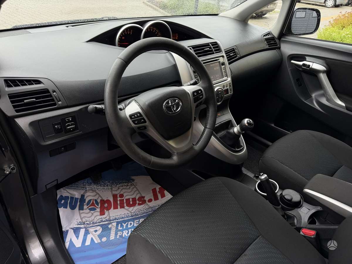 Toyota Verso - 8