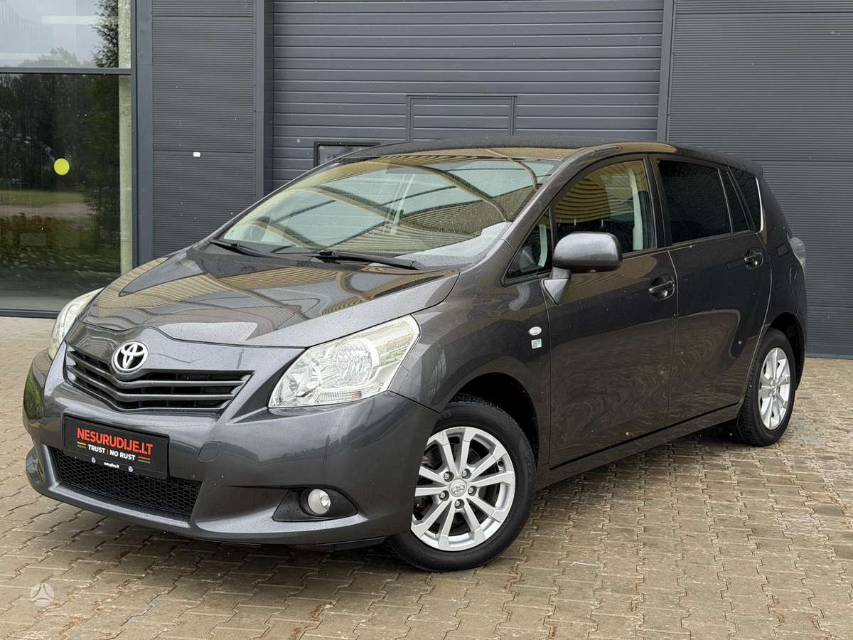Toyota Verso - 1
