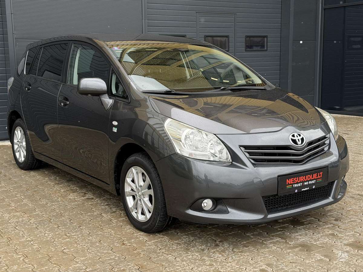 Toyota Verso - 5
