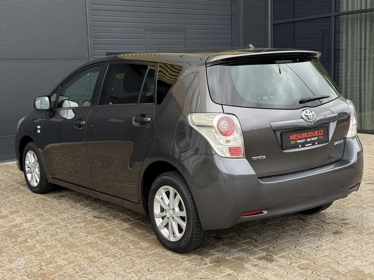 Toyota Verso - 3